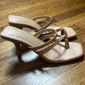 BCBGeneration Women's Mosina Strappy Sandal Size 8